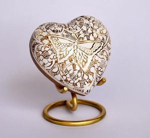 Urna Conmemorativa de Latón Real en Forma de Corazón para Guardar Cenizas, Diseñada con una Tapa Roscada Elegante y Duradera - Product Image 6