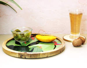 Plateau de service rond en bois le plus vendu avec design imprimé Plateaux à thé en bois de manguier de la meilleure qualité utilisés pour les hôtels et les restaurants par FWE - Product Image 6