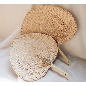 Abanicos de Hoja de Palma Ecológicos Premium Hechos a Mano en Vietnam, Abanico Decorativo Tejido Natural para Venta al por Mayor y Pedidos Personalizados - Product Image 4