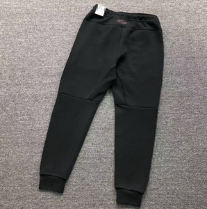 Ensembles de vêtements de sport pour hommes entièrement personnalisés en gros - Haute qualité, extensibles dans quatre directions, séchage rapide, légers, 100% polyester - Product Image 6