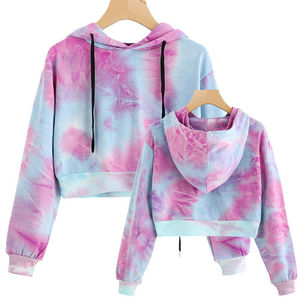 Sweat-shirt à capuche court tie-dye pour femme, manches longues, en coton tricoté, décontracté, pour le printemps - Product Image 1