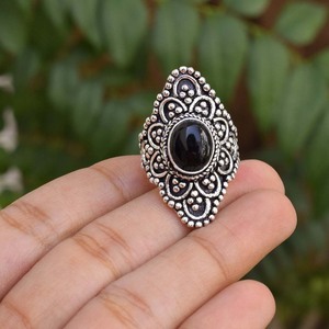 Bague en argent sterling 925 avec pierre précieuse onyx noir, bijou artisanal pour elle, pour un anniversaire - Product Image 4