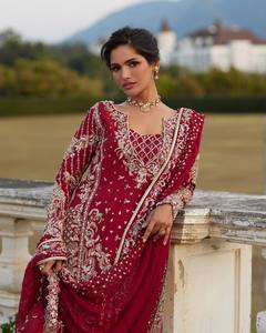 Ensemble Kurta en soie brodée rouge pour femme avec pantalon Palazzo et Dupatta – Tenue traditionnelle indienne et pakistanaise pour mariage – Coupe régulière, longueur au sol - Product Image 2
