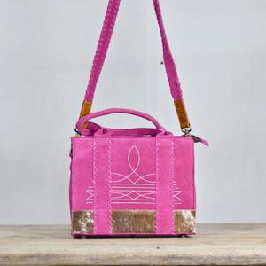 Bolso de Hombro de Gamuza Rosa con Detalles de Estampado Animal, Cierre de Cremallera, Dos Asas, Estilo Moderno, para Uso Diario en Todas las Temporadas - Product Image 1