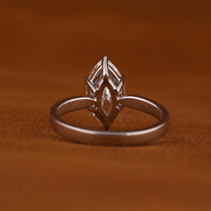 Bague de Fiançailles et de Mariage Solitaire en Or Blanc Massif 14 carats avec Diamant de Laboratoire VVS Taille Marquise 2 carats à 6 Griffes - Vente en Gros Usine - Product Image 2