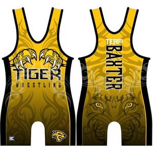 Camiseta de compresión sin mangas unisex de poliéster sublimado con estampado de letras y diseño de lucha de tigres, ajustada y fácil de poner. - Product Image 1