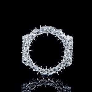 Bisel de Moissanita de Lujo con Incrustaciones para 2100 - Caja de Reloj Hecha a Mano Chapada en Oro VVS - Product Image 1