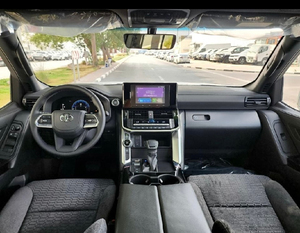 Tout nouveau Land Cruiser LC300 GXR 2025, options 3.5-MID - toit ouvrant, essence, transmission automatique, 4x4, conduite à droite - Product Image 4