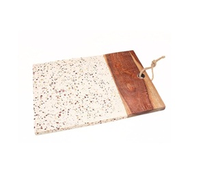 Planche à découper en marbre au design minimaliste pour une cuisine contemporaine, offrant un aspect épuré et une construction durable - Product Image 2