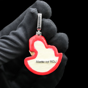 Pendentif personnalisé en alliage plaqué or avec diamants glacés, style urbain - Product Image 4