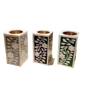 Brûleur d'encens artisanal en os incrusté, motif floral noir, blanc, vert, diffuseur aromatique, utilisation toute saison, brûleur au look luxueux - Product Image 1