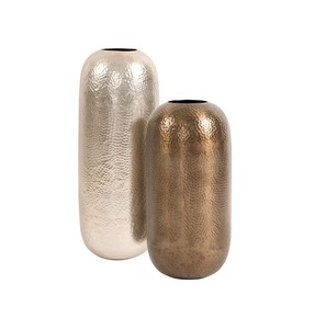 Juego de Jarrones Metálicos de Lujo Martillados a Mano – Centros de Mesa Bicolor en Plata Champán y Bronce Antiguo - Product Image 2