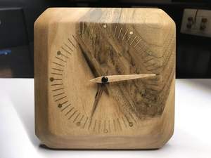 Horloge murale analogique en quartz en bois personnalisée, design Art Déco fait main, étanche, décoration de mariage et de maison - Product Image 2