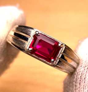 แหวนหมั้นทับทิมเงินแท้ 925 แหวนทับทิมทรงเหลี่ยมมรกต แหวนแต่งงานสำหรับทั้งชายและหญิง เครื่องประดับประจำเดือนกรกฎาคม - Product Image 4
