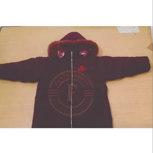 Chaqueta Acolchada de Alta Calidad - Abrigo de Invierno con Logotipo Personalizado y Forro de Piel Sintética Extra Grande - Product Image 1