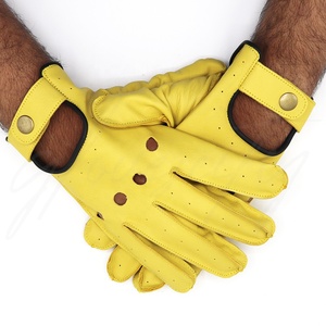 Gants de conduite en cuir de chèvre de haute qualité, personnalisables, unisexes, avec doublure jaune, légers et antidérapants pour le voyage et le sport - Product Image 4