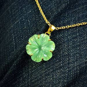 Pendentif Fleur en Calcédoine Verte AAA, Collier en Pierre Précieuse Sculptée, Pendentif Fleur en Calcédoine Naturelle pour la Fabrication de Bijoux pour Femmes - Product Image 1