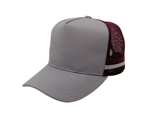 Casquette de baseball trucker sport à 6 panneaux en velours côtelé bicolore personnalisée avec logo sur mesure pour la vente en gros - Product Image 1