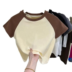 Camiseta Corta Raglán para Mujer, Suave, Elástica, Ajustada, Estilo Minimalista Retro, Prenda Esencial de Moda Urbana para Uso Diario - Product Image 3