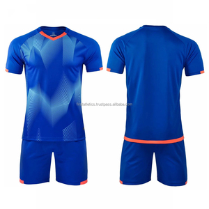 Uniformes de football pour hommes à séchage rapide de haute qualité personnalisables OEM kits de football sublimés vêtements d'équipe - Product Image 3