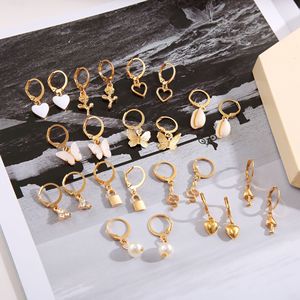 Set di 12 Paia di Orecchini da Donna alla Moda con Farfalle, Funghi, Chiusure a Lucchetto, Perle Finte e Cuori - Regalo per Donne - Product Image 4