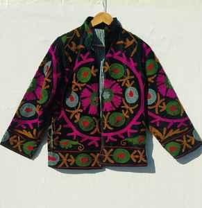 Chaqueta de invierno de terciopelo floral estilo étnico Suzani, abrigo corto bordado para festivales, abrigo de verano con botones y estampado, tejido de punto. - Product Image 2