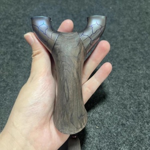 Tirachinas de alta resistencia con mango de madera, banda elástica, hoja de cambio rápido, agarre ergonómico, portátil para recreación al aire libre y tiro al blanco - Product Image 2