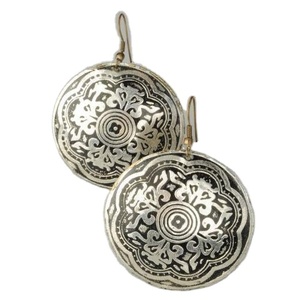 Pendientes de latón de moda de lujo de la mejor calidad para mujer, nuevo diseño de moda con forma de gancho para fiestas, exportados a granel desde India - Product Image 1