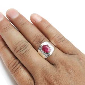 Belle bague en rubis de forme ovale, disponible en argent sterling 925 massif, sertie de pierres, bijoux bohèmes à prix raisonnable. - Product Image 3