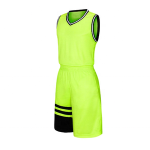 Vente en gros d'uniformes de basketball réversibles vierges imprimés par sublimation Conception personnalisée Maillot de basketteur anti-UV à séchage rapide de haute qualité - Product Image 2
