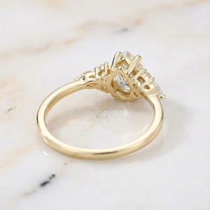 Exquisito Anillo de Compromiso de Moissanita con Halo Oculto, Anillo Nupcial de Plata Esterlina 925, Joyería Solitaria con Corte de Pera para Promesa o Aniversario - Product Image 5