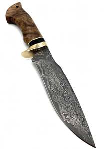 Cuchillo de caza hecho a mano de acero de Damasco con hoja de punta clip, guardacuchillo de latón y mango de madera estabilizada - Product Image 6