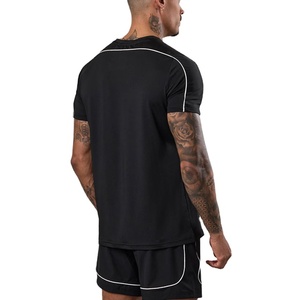 Camiseta Deportiva de Diseño Ajustado con Paneles Laterales, Personalizable, Transpirable, de Alta Calidad (210 g/m²) para Hombre - Product Image 4