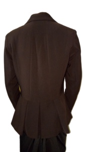 เสื้อเบลเซอร์ผ้าวูลเครปสำหรับผู้หญิงระดับพรีเมียม ตัดเย็บตามสั่ง ป้องกันรอยยับ ปักมือ ผ้าทอผสมโพลีและวูล - Product Image 3