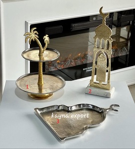 Juego de soportes para pasteles de metal de 3 niveles Ramzan Kareem con bandeja escalonada con diseño de palmera y soporte decorativo de mezquita, hecho a mano en latón con acabado dorado. - Product Image 2