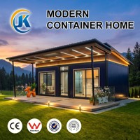 Maison conteneur pliable au design biophilique 40 pieds avec toit vert, mur végétal préfabriqué et intégration naturelle