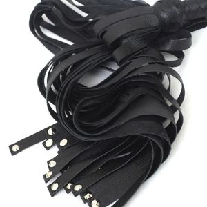 Flogger en cuir robuste avec franges épaisses et poignée renforcée pour des jeux d'impact intenses - Product Image 6