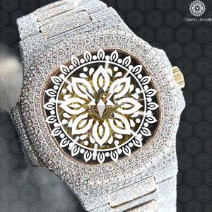 Reloj de lujo Charm Jewells de acero inoxidable con bisel de diamantes y cierre plegable, correa de 20 mm, movimiento de cuarzo unisex - Product Image 1