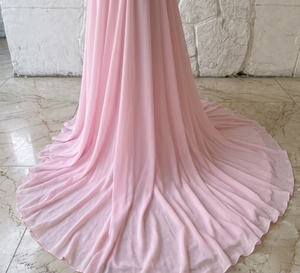 Vestido de noche rosa con hiyab |   Vestido Formal Modesto de Manga Larga y Cuello Alto |   Vestido de Gala Sofisticado con Apliques Florales en 3D - Product Image 5