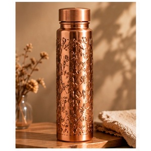 ขวดน้ำทองแดงลายดอกไม้แบบนูน ดีไซน์สวยงาม พกพาสะดวกสำหรับการเดินทาง - Product Image 1