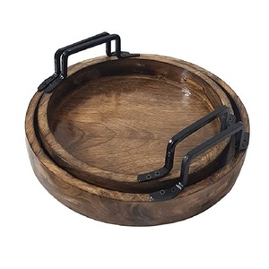 Plateau de service rond en bois et en fer, design moderne, surface texturée et fabrication haut de gamme - Product Image 1