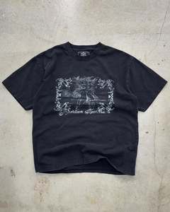 เสื้อยืดผู้ชายสีดำพิมพ์ลายการ์ตูน แขนสั้น คอกลม สไตล์สตรีท ทรงปกติ ผ้าฝ้ายเจอร์ซีย์ถัก 100% โลโก้ด้านหน้า - Product Image 3