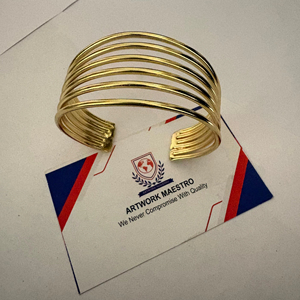 Pulsera de Lujo con Diseño Innovador y Exquisito, Fabricada Manualmente, de Latón Pulido con Recubrimiento Dorado, de Gran Venta - Product Image 1