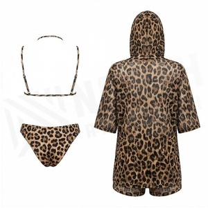 Ensemble bikini 3 pièces imprimé léopard pour femme avec short de plage à capuche et haut de maillot de bain à bretelles croisées - Product Image 2