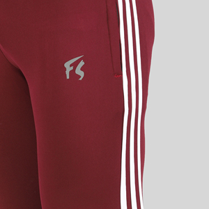 Pantalon de survêtement sportif rouge à quatre voies avec bande latérale, logo personnalisable, impression HD, lavage coloré, 100 % polyester, séchage rapide, tailles homme M/L/XL - Product Image 3