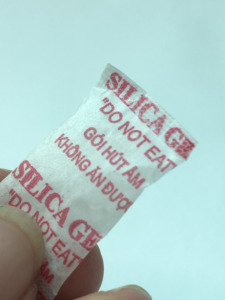 Fabricant vietnamien, emballage personnalisé, sachet de gel de silice absorbant l'humidité, excellent choix pour les confiseries et les additifs pétroliers - Product Image 3