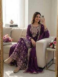 Emerald Green Chiffon Salwar Kameez With Embroidered Dupatta Traditional Women's <b>Wedding</b> Wear India Pakistan - Product Image 3