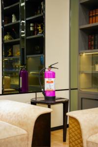 Extintor de Incendios a Base de Agua con Batería de Litio ORION de 3L, Exclusivo para Incendios en Vehículos Eléctricos e Incendios A-B-C, Nueva Tecnología - Product Image 2