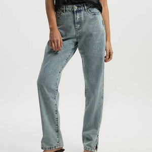 Vaqueros rectos de mezclilla de moda para mujer, estilo urbano, casual, de diseñador, ropa al por mayor, proveedor de ropa de exportación de fábrica, con abalorios y lazo. - Product Image 1