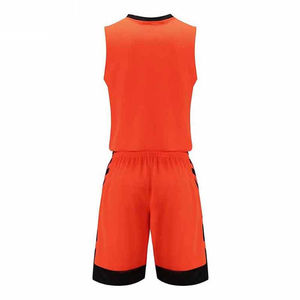Ensemble d'uniformes de basketball personnalisés 100 % polyester respirant à manches courtes, nouveau style, fabriqué au Pakistan, haute qualité - Product Image 2